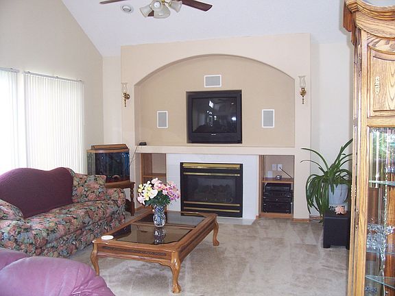 Great Room w/ Built-Ins