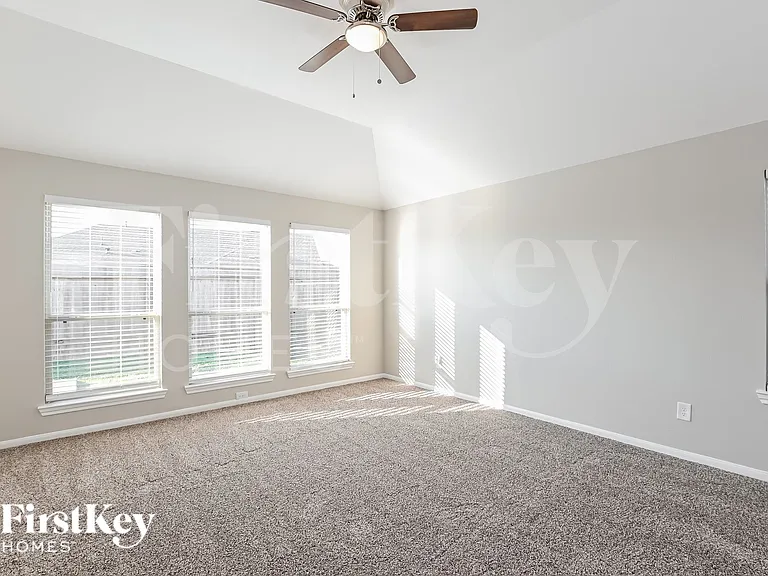 31206 Harmony Falls Ct — Photo 6