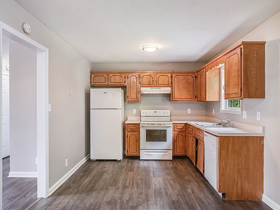 5th image of 389 Brook Mead Dr