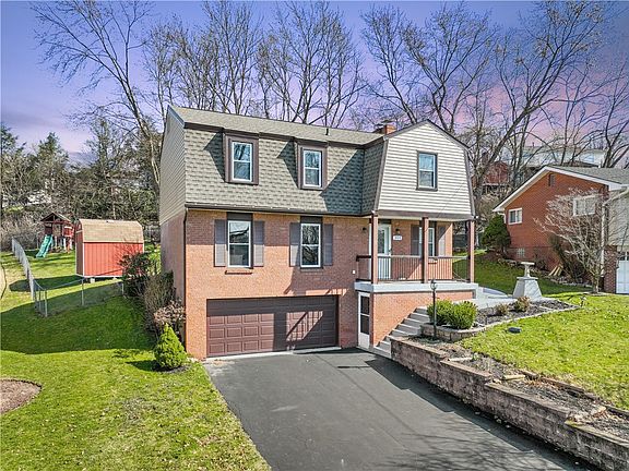 2nd image of 300 Deer Park Dr E