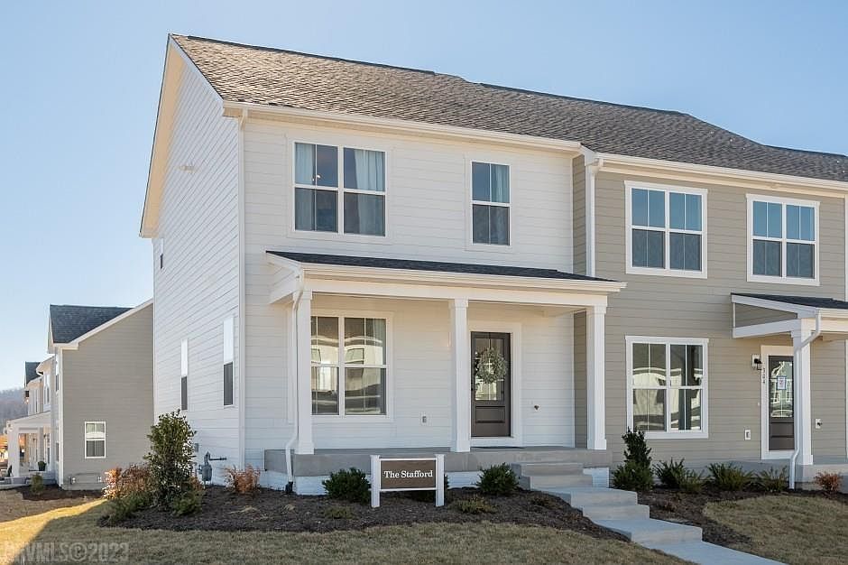 1st image of 2027 Daylily St