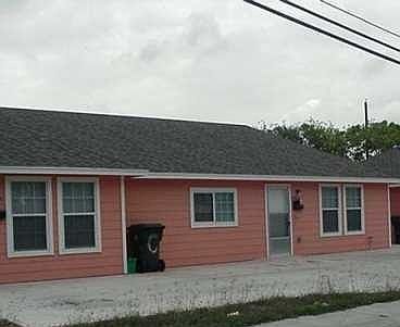 1st image of 3001 Lewis St #B