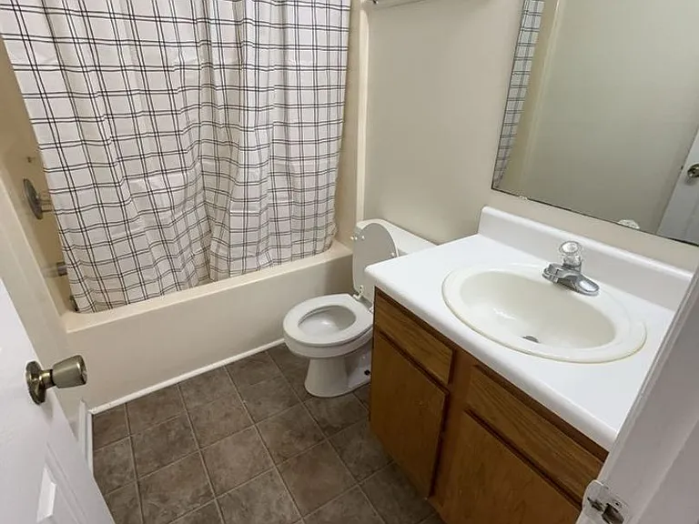Hearthwood Apartments — Photo 26