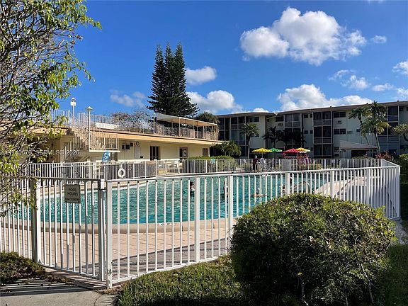 2nd image of 17090 NE 14th Ave APT 314