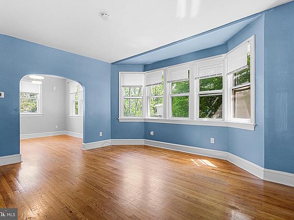 5th image of 105 New York Ave