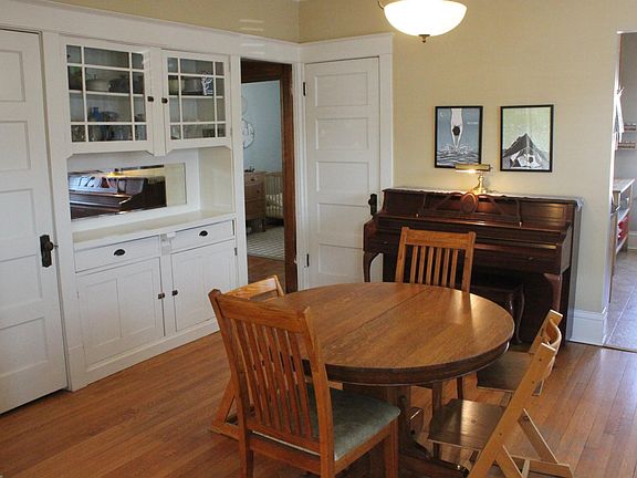 3rd image of 1601 Edmund Ave