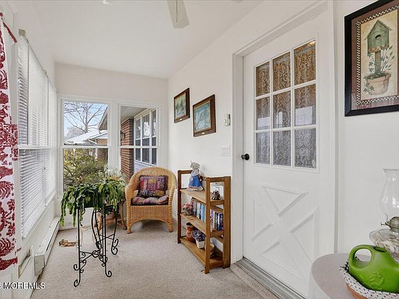 3rd image of 1133A Argyll Circle
