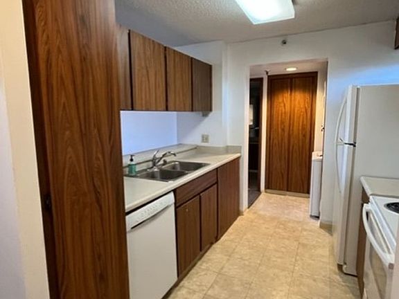 4th image of 5070 Likini St W #509
