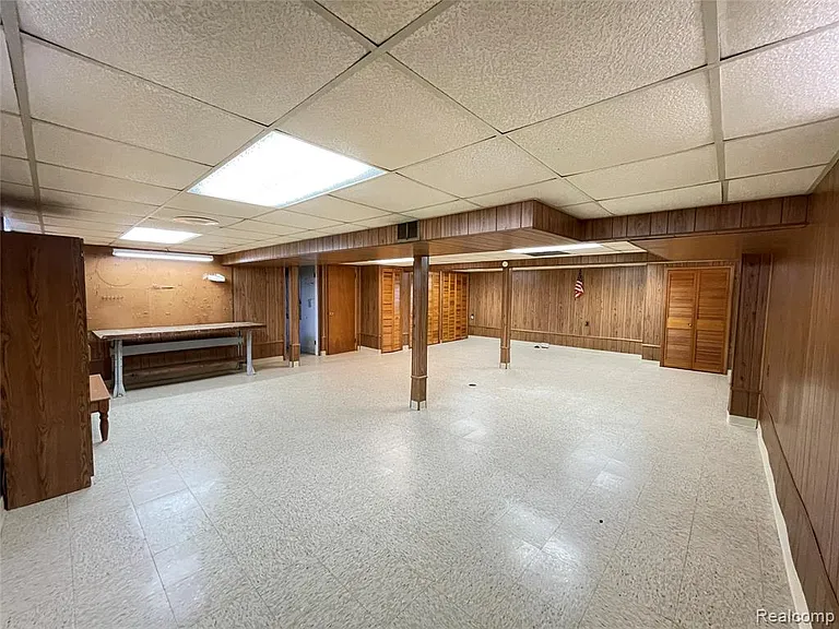 32827 Dover Ave — Photo 43