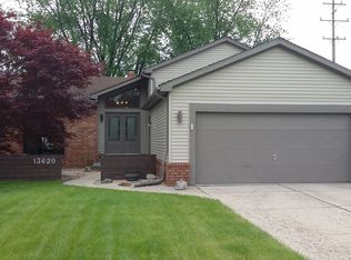 13620 Grove Park Dr, Sterling Heights, MI 48313