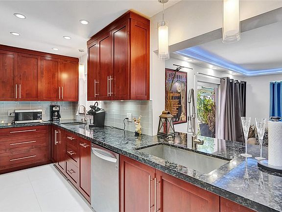 4th image of 790 NW 38th Street