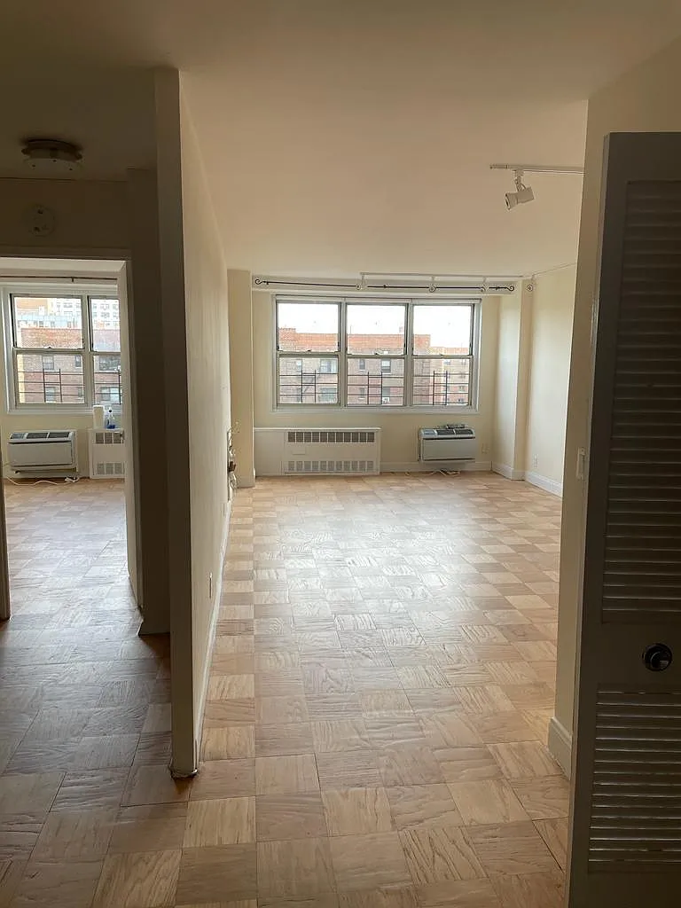 1 bed, 700 sqft, $2,300 — Photo 3