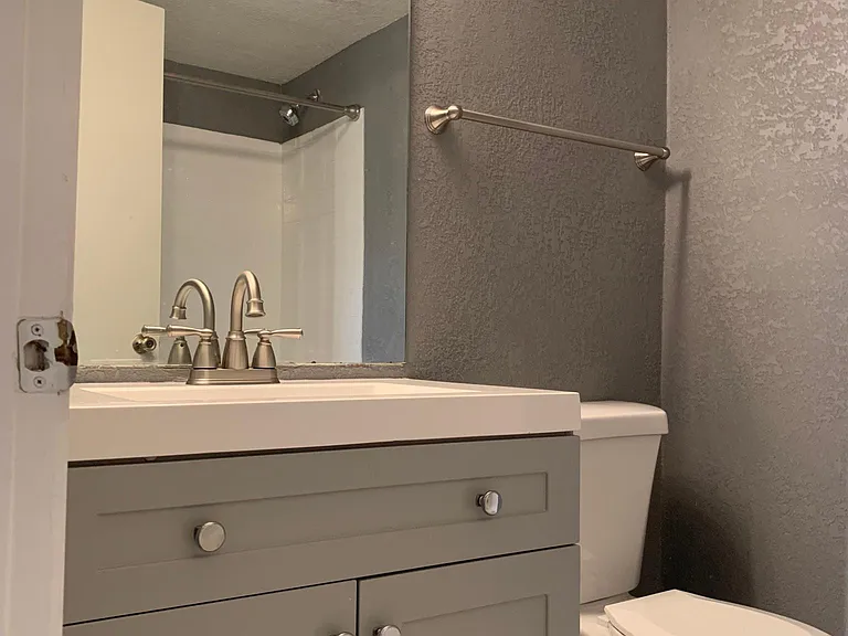 1810 E Blacklidge Dr #718 — Photo 16