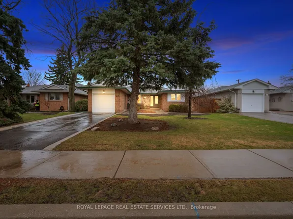 22 Arbroath Cres, Toronto, ON M9C 2T1