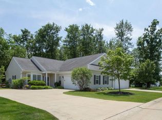 10675 Crossings Dr, Aurora, OH 44202