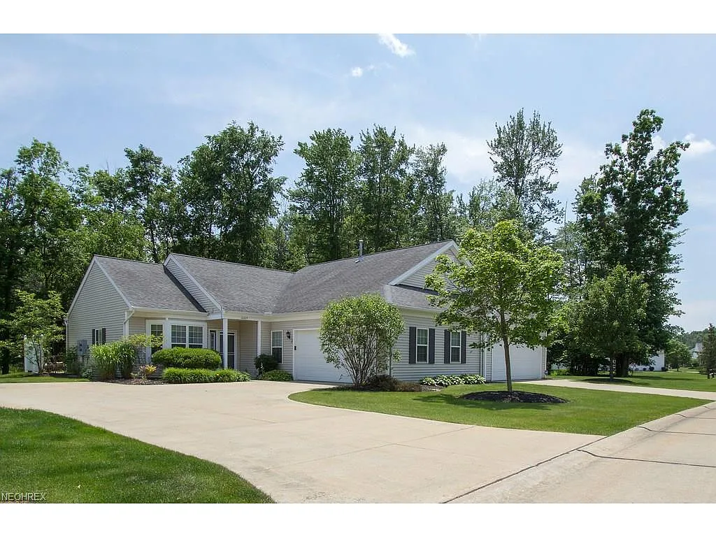 10675 Crossings Dr photo 1