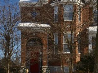 932 Shandrew Dr, Naperville, IL 60540