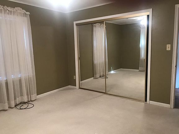 3rd image of 605 31st St