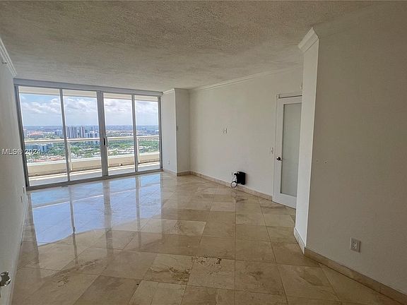 4th image of 21205 Yacht Club Dr APT 3204