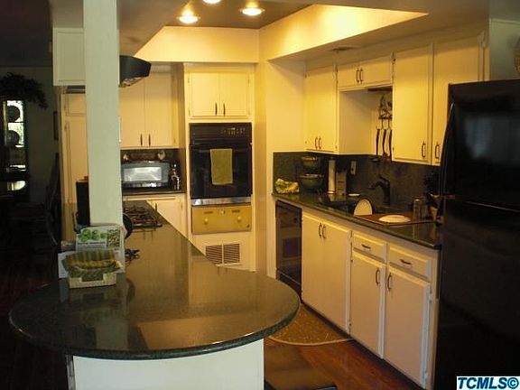 3rd image of 4243 W Whitendale Ave