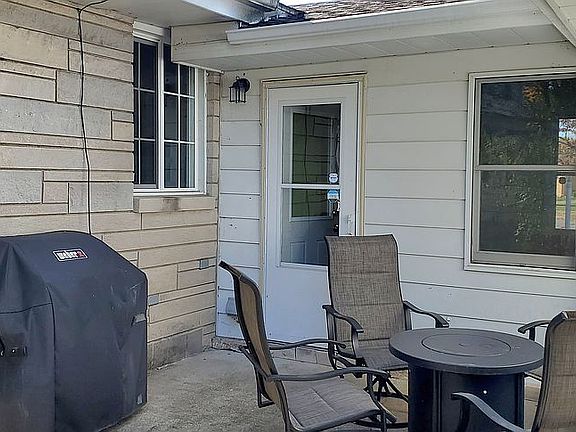 4th image of 536 Parkovash Ave
