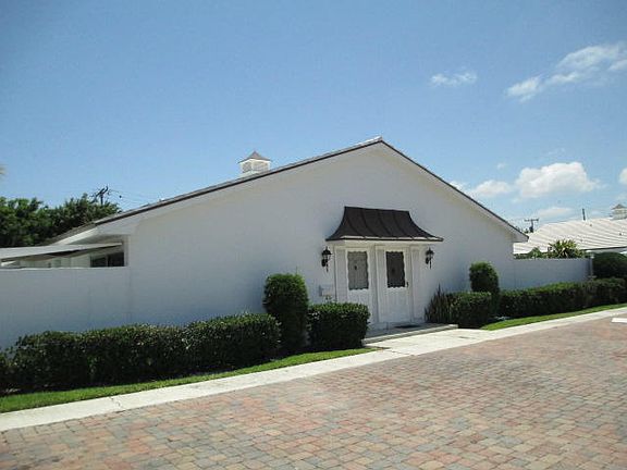 2nd image of 136 Yacht Club Dr APT 11