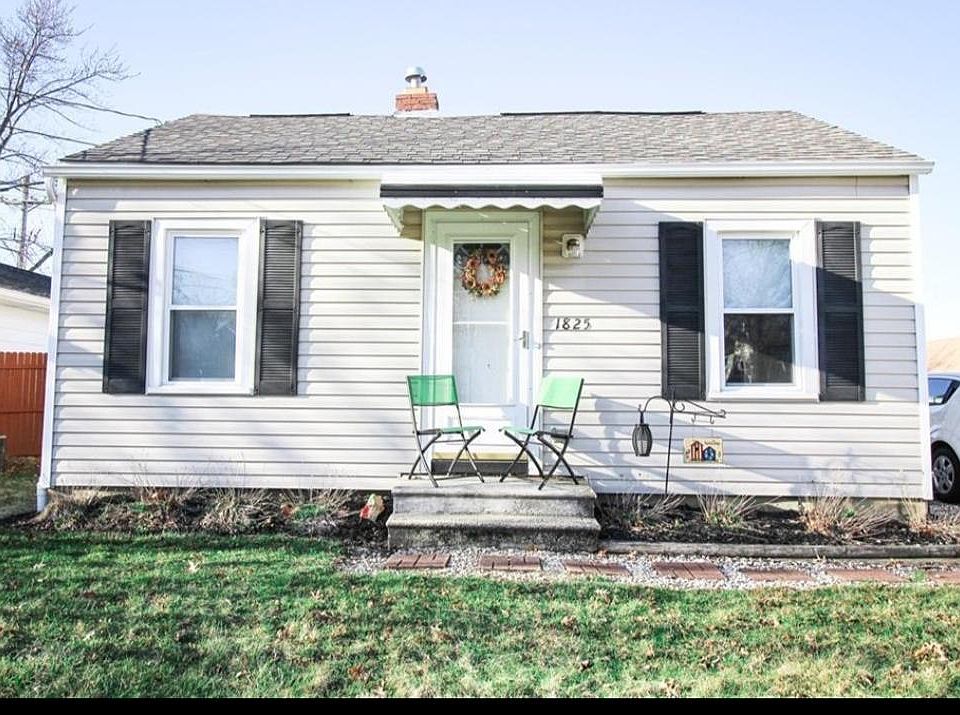 1st image of 1825 Schiller Ave