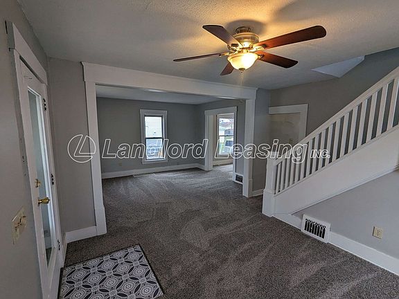 3rd image of 202 W 27th St