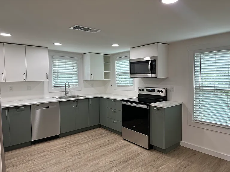 2232 W Rosedale St S #100 — Photo 3