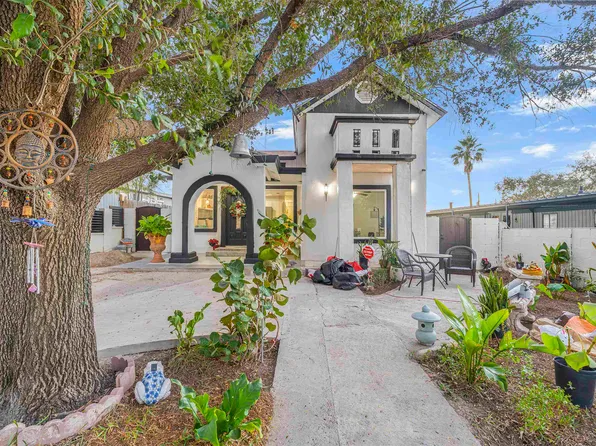 2709 Las Cuatas St, Laredo, TX 78041