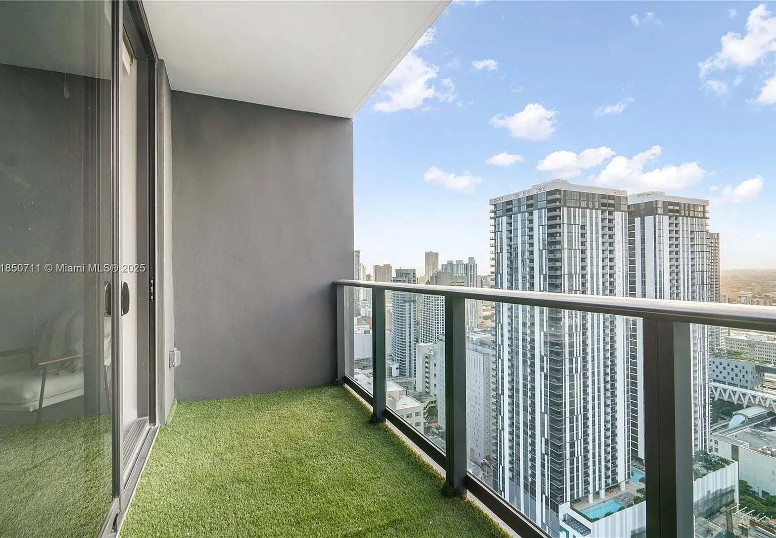 159 Ne 6th Street Condo — Photo 4