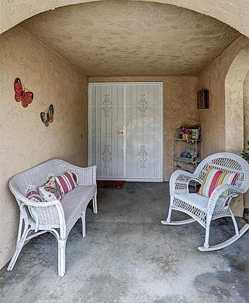 3rd image of 26373 Oak Plain Dr
