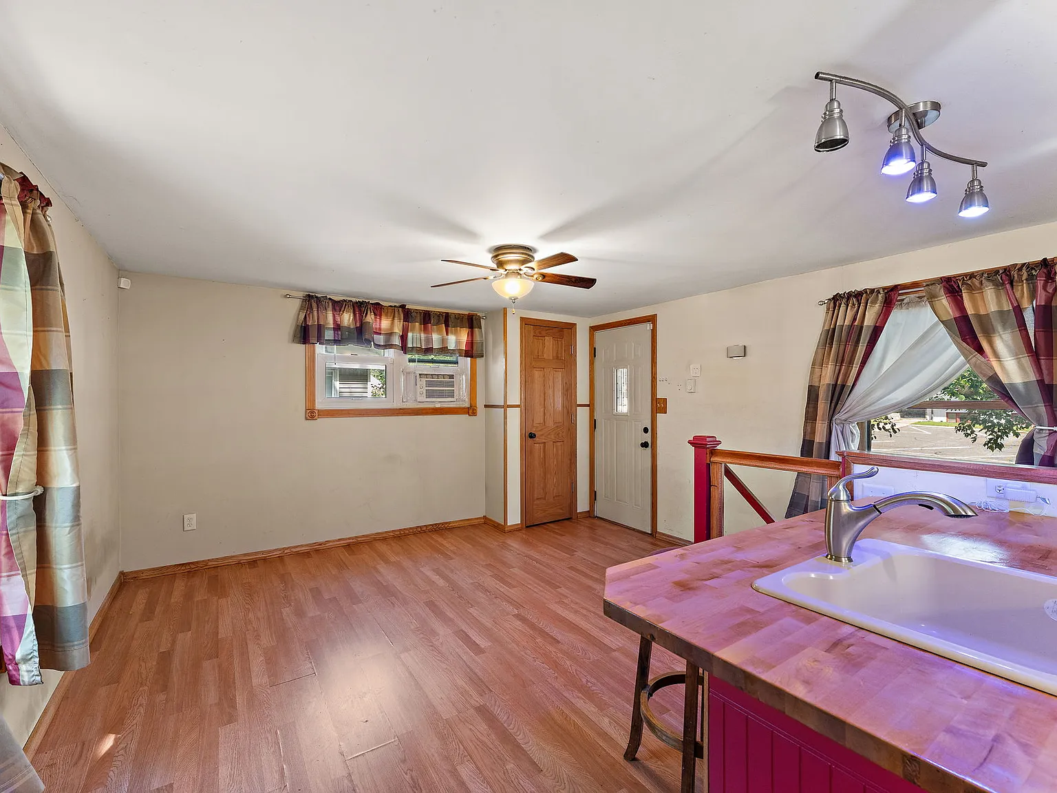 1 bed, 684 sqft, $1,250 — Photo 4