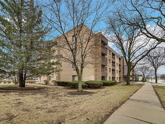 2nd image of 1133 S Finley Rd APT 310