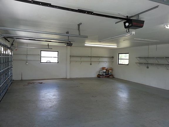 5th image of 3995 Weidman Ave