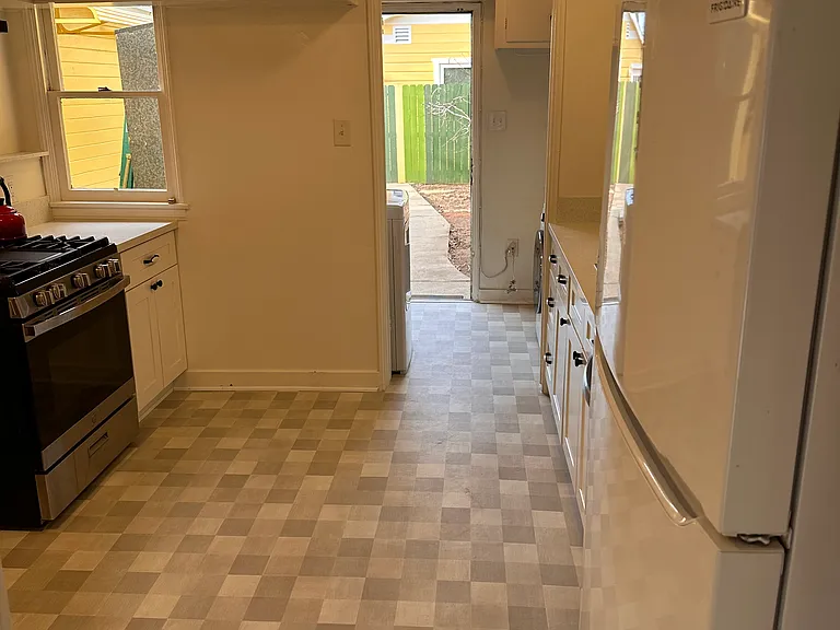 647 Brooks Ave — Photo 17