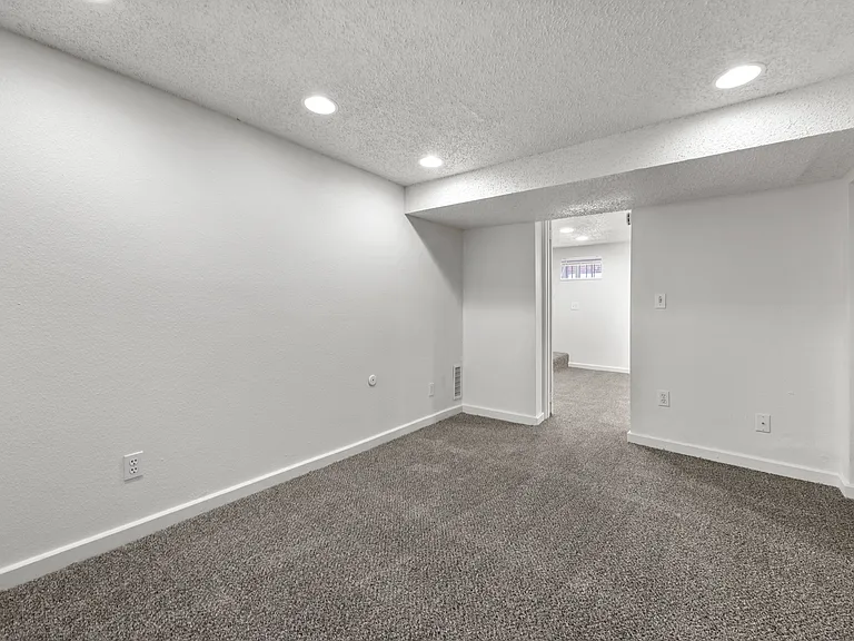1217 E 14th Ave. — Photo 26
