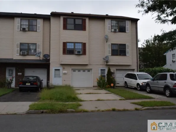 43 Essex St, Carteret, NJ 07008