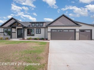 8884 Copper Ct, Freeland, MI 48623