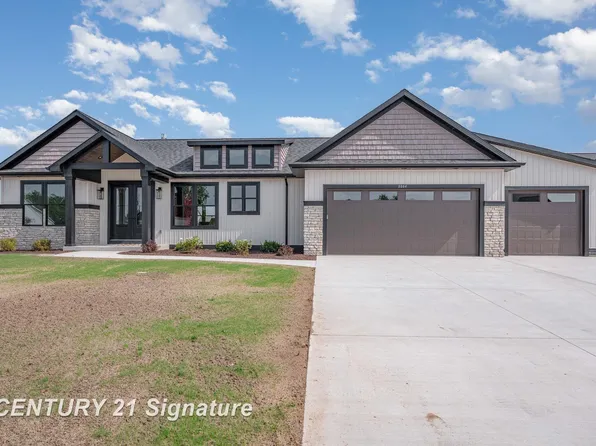 8884 Copper Ct, Freeland, MI 48623