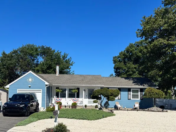 247 11th St, Barnegat, NJ 08005