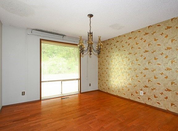 3rd image of 4520 Ferndale Ct SE