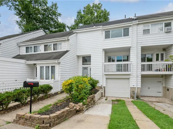 155 Carlyle Grn, Staten Island, NY 10312