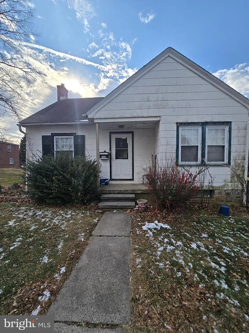 136 E Gaul St photo 1