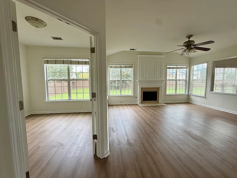 8330 Grenadier Trl — Photo 9