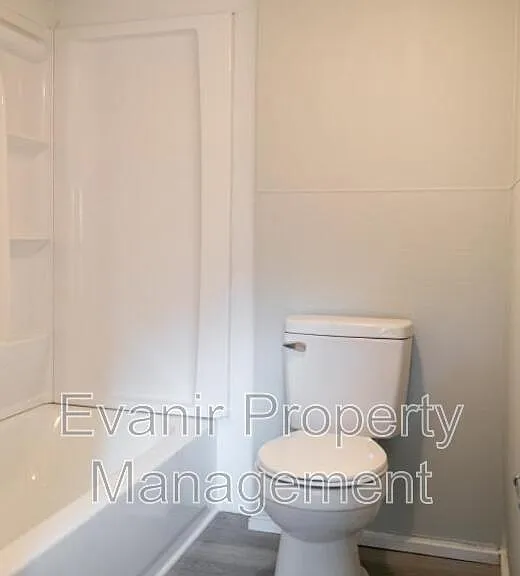 126 N Walnut St — Photo 14