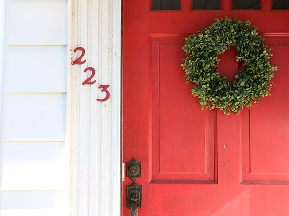 3rd image of 223 E Odell Pl