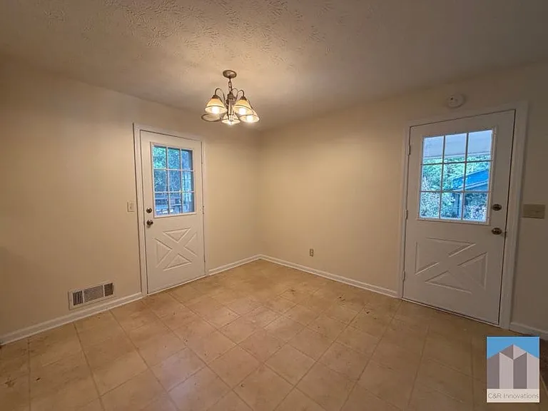 734 Marthas Dr — Photo 7