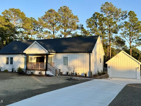 111 Brookside Court S, Peletier, NC 28584