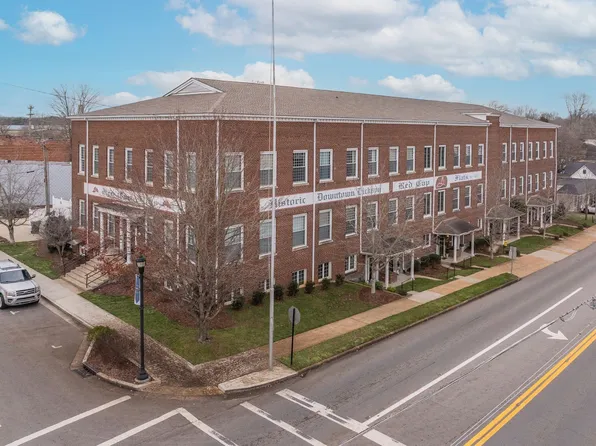 202A W College St #4, Dickson, TN 37055